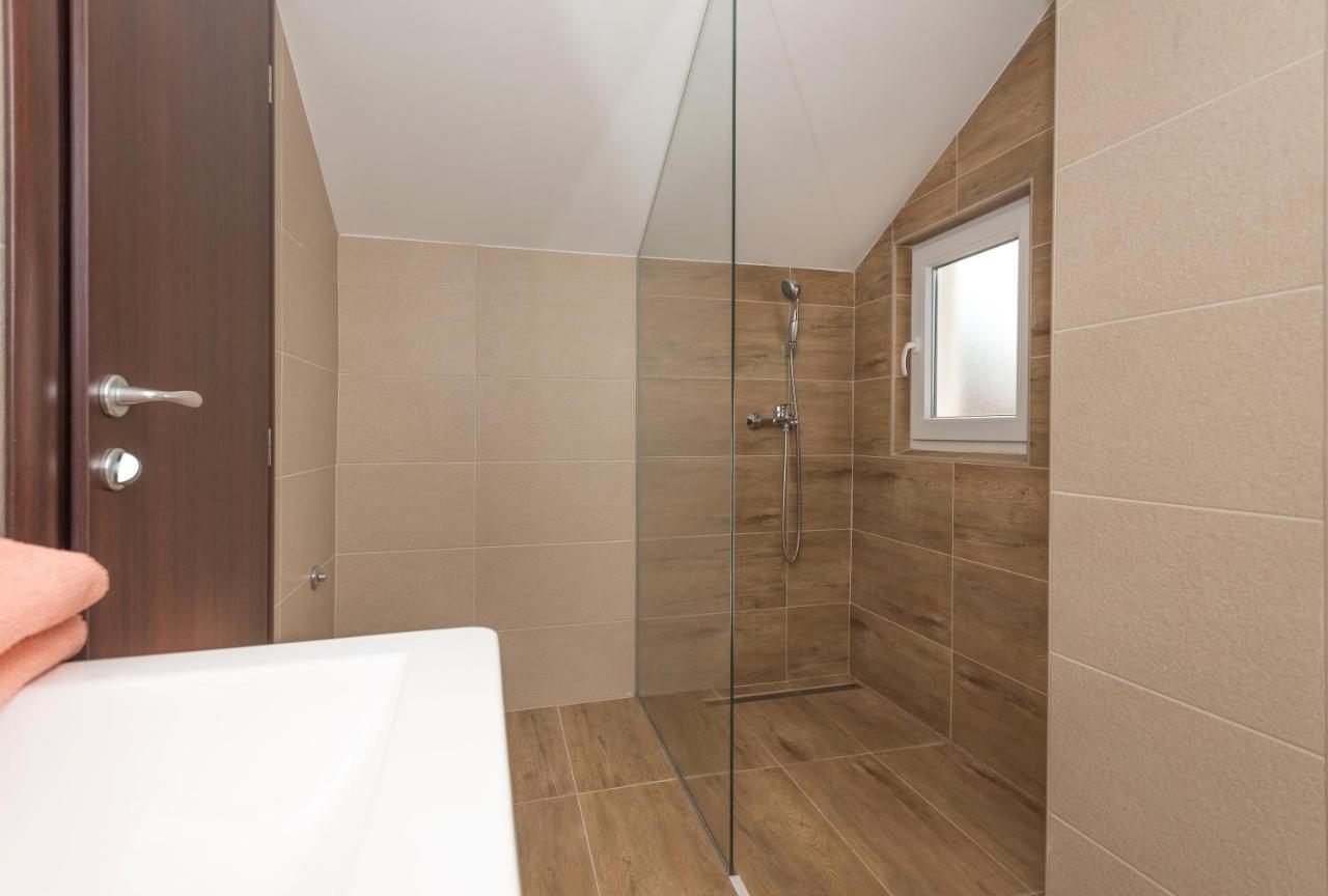 Apartments Zora Tučepi Extérieur photo