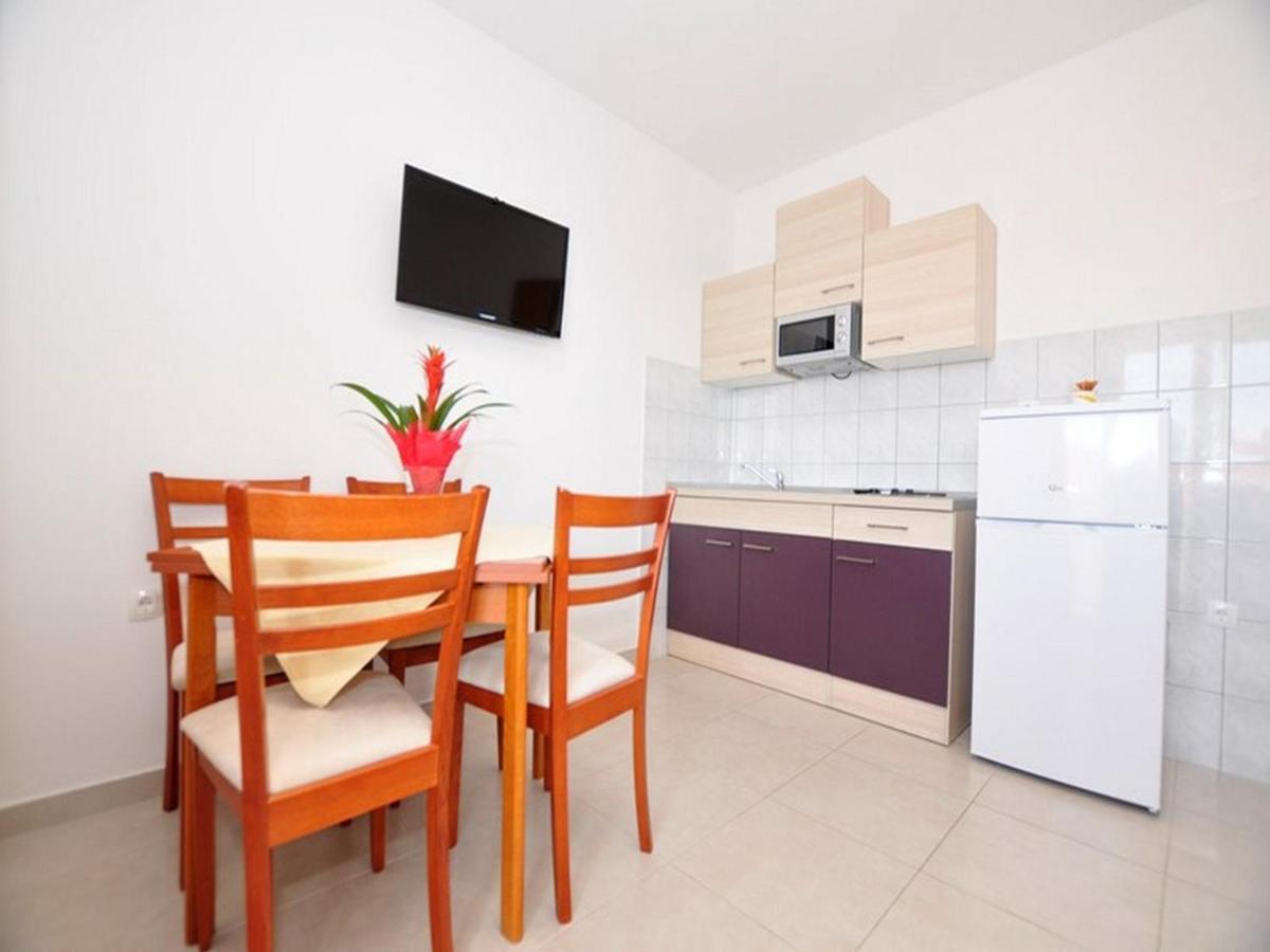 Apartments Zora Tučepi Extérieur photo