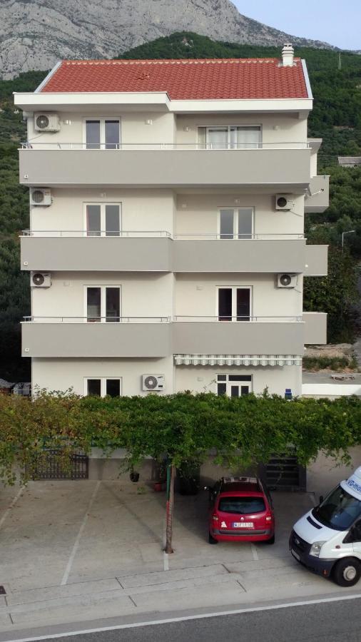 Apartments Zora Tučepi Extérieur photo