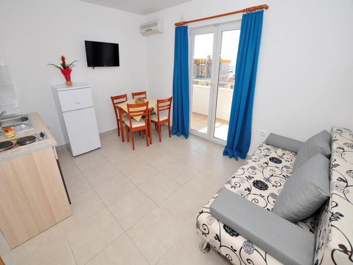 Apartments Zora Tučepi Extérieur photo