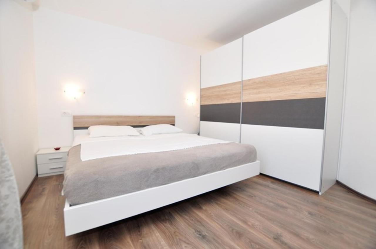 Apartments Zora Tučepi Extérieur photo